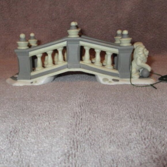 NIB Department 56 LIONHEAD BRIDGE Heritage Village Collection PORCELAIN #5864-5 - Picture 1 of 12
